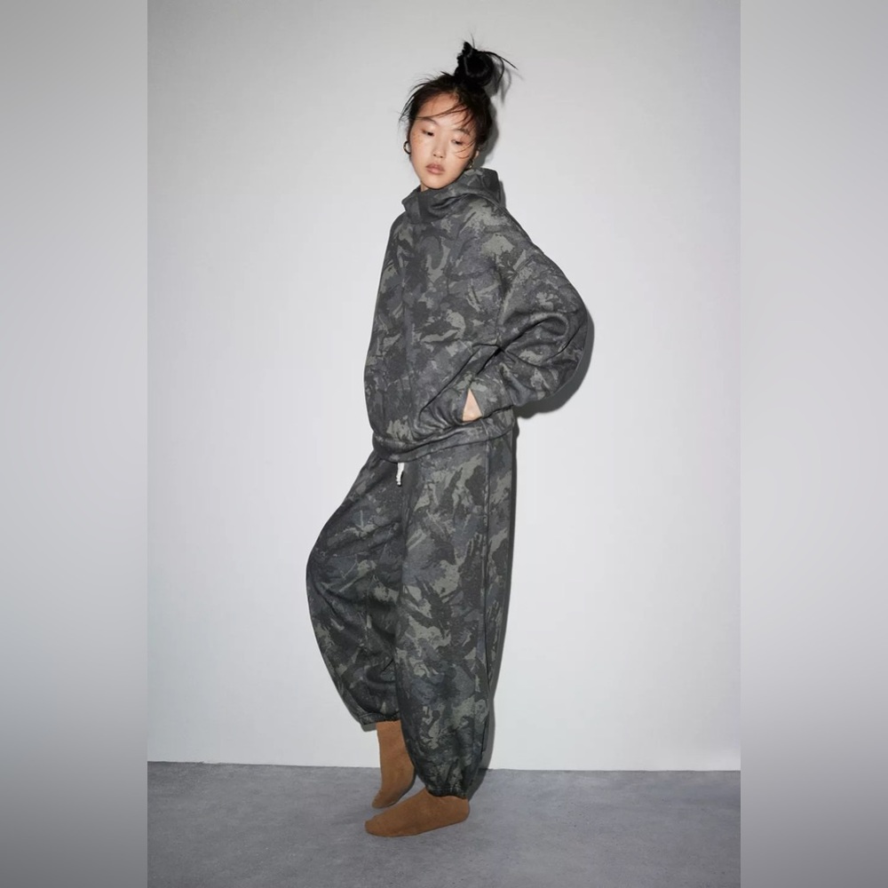 Urban Outfitters UO Out From Under Camo Hoodie Sweatshirt Jogger Sweatpant Small - Picture 2 of 9